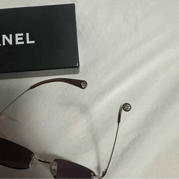 VTG CHANEL RIMLESS SUNGLASSES - Picture 3 of 6